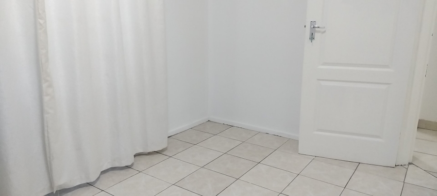 3 Bedroom Property for Sale in Gustrouw Western Cape